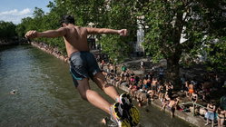 Popular city bans public alcohol amid heat wave as people take risks to cool down Education Directory